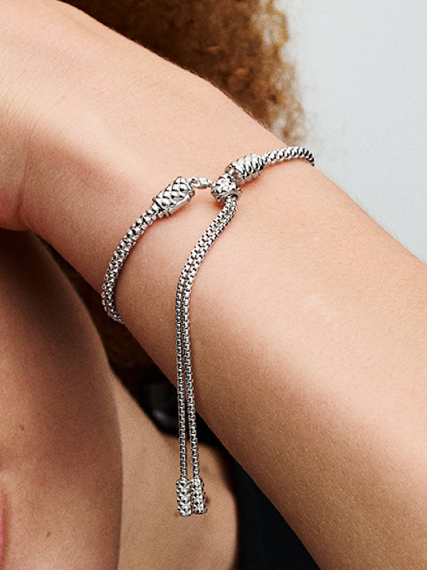 Pulsera Pandora Moments Cadena con Tachuelas Deslizante