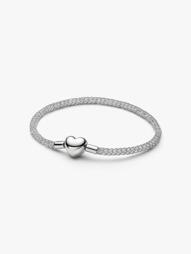 Pulsera Cadena de Tachuelas con Cierre de Corazón