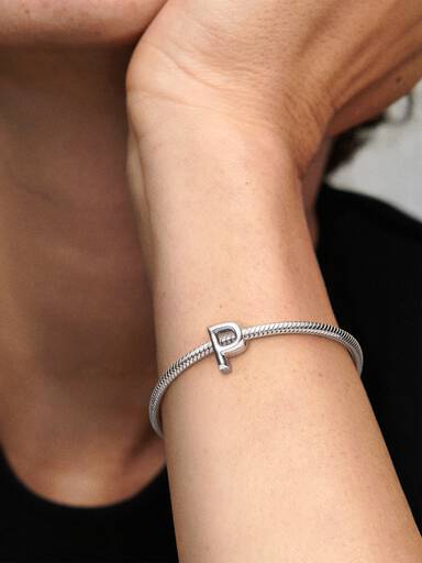 Charm en plata de ley Letra P