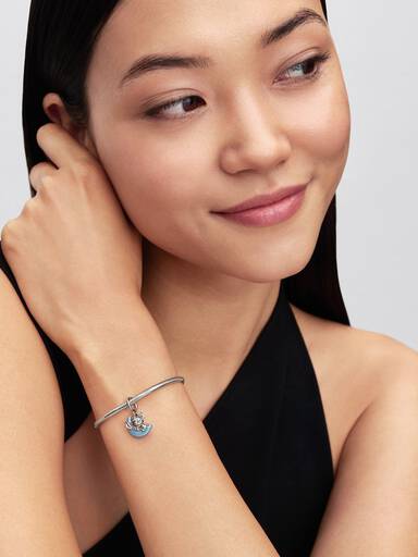 Charm Colgante Luna que brilla en la oscuridad Stitch de Disney