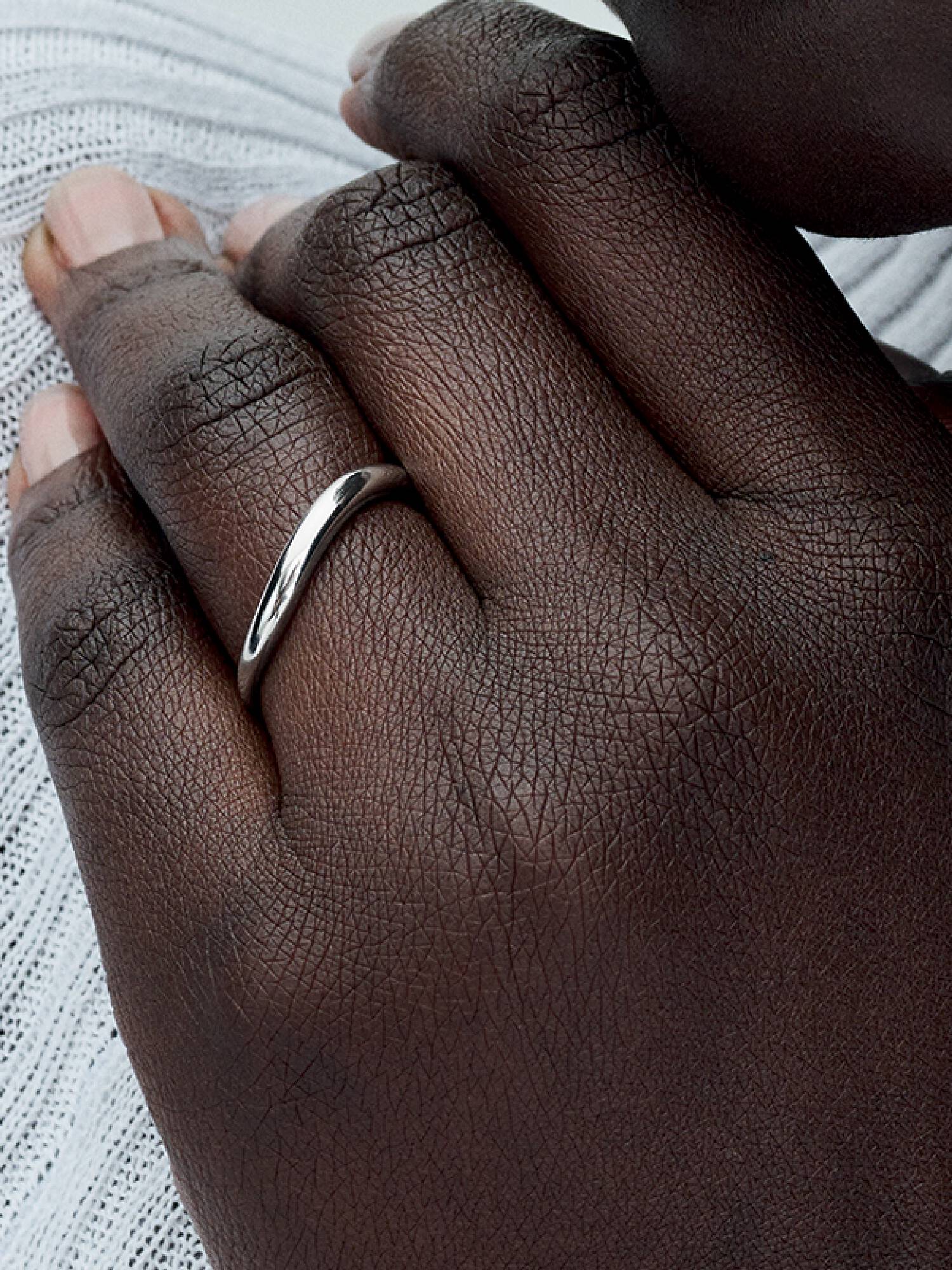 Anillo de Banda Forma Orgánica