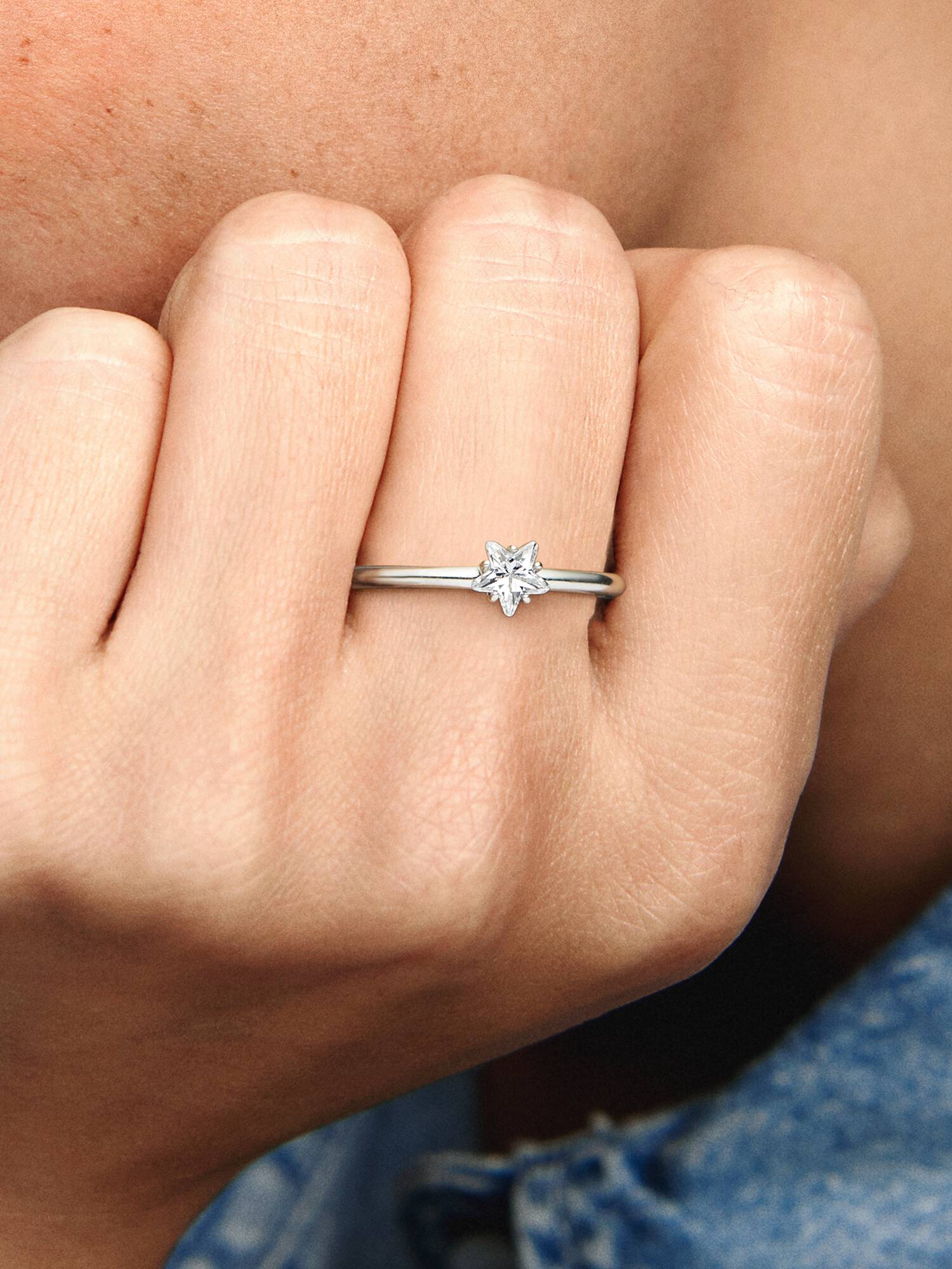 Anillo Solitario Estrella Brillante Celestial