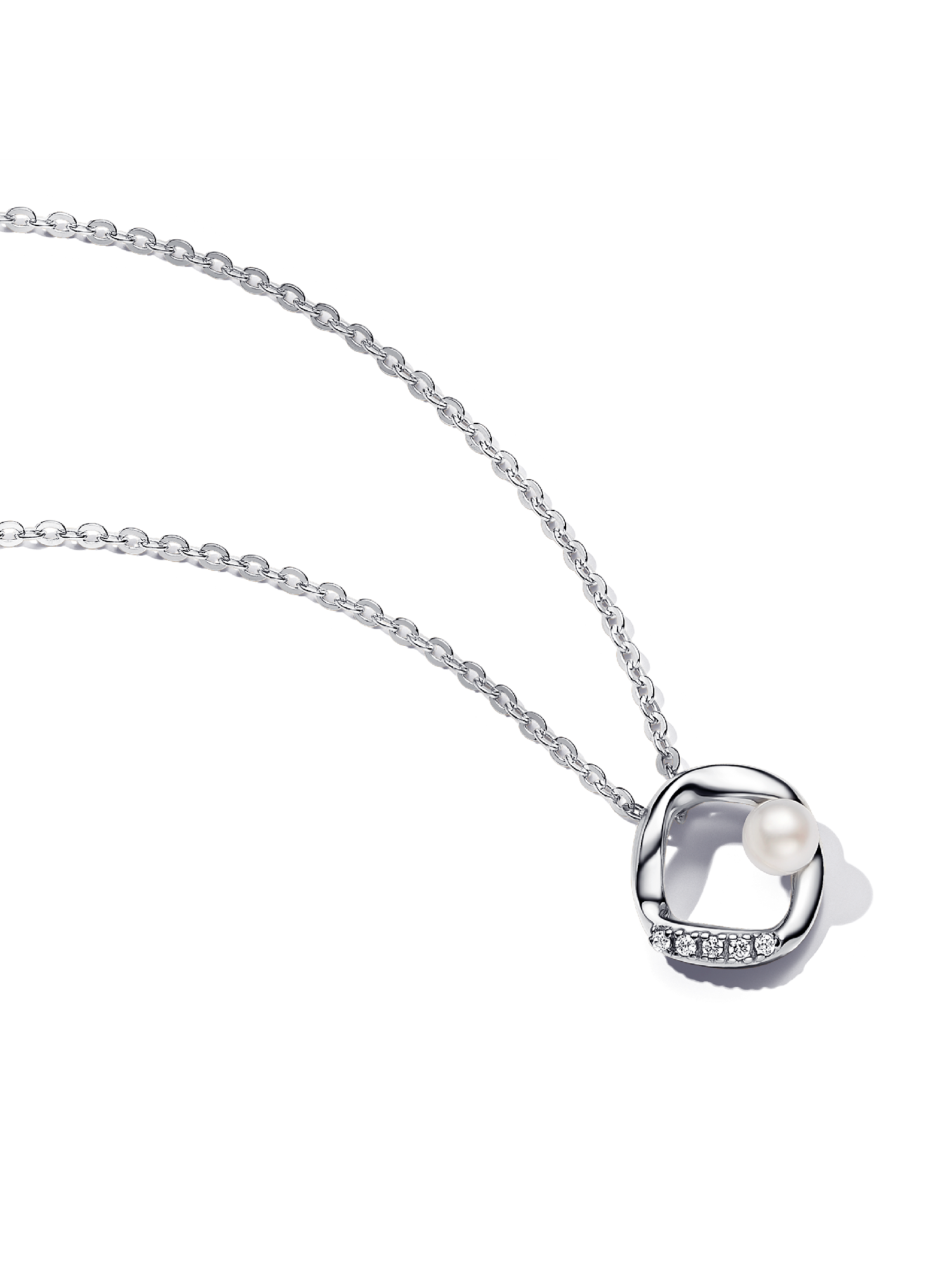 Collar Círculo Forma Orgánica en Pavé y Perla Cultivada de Agua Dulce