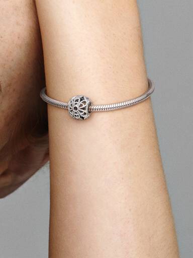 Charm calado Rosas