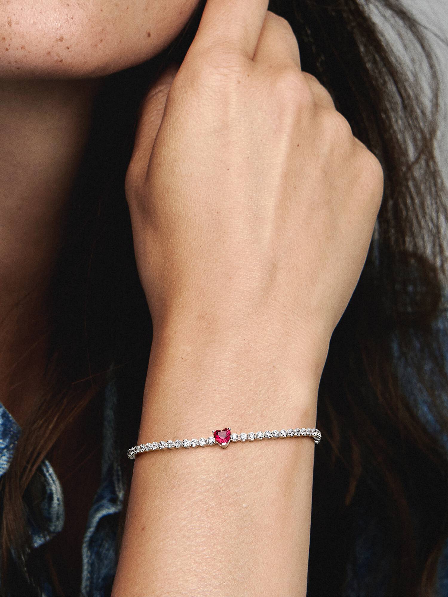 Pulsera de Tenis Corazón Brillante Rojo