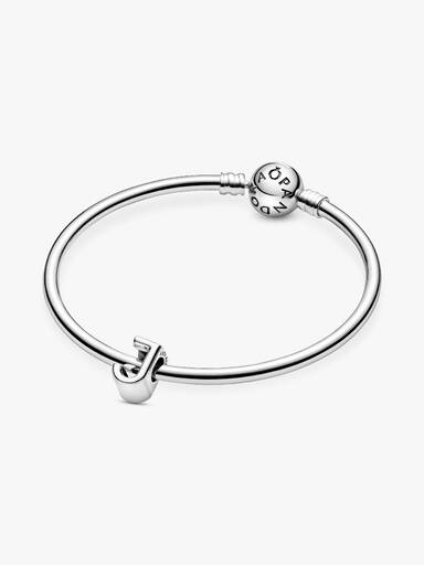 Charm en plata de ley Letra J