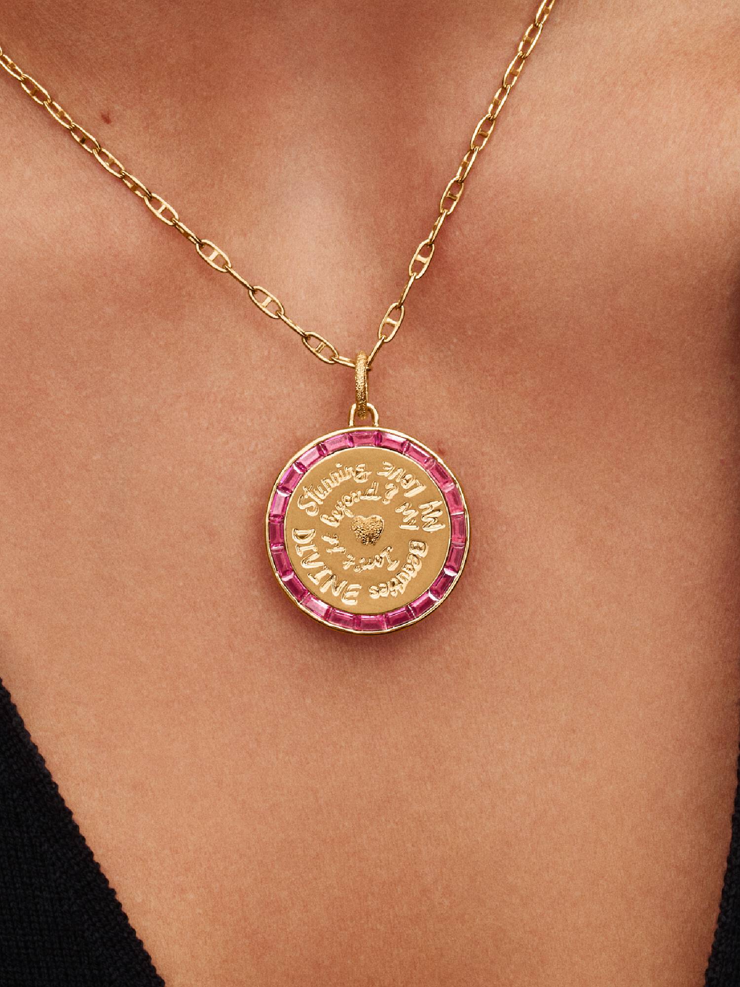 Charm Medallón Mantra de la Belleza de Pat McGrath
